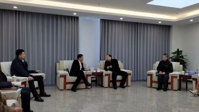 郵儲(chǔ)銀行山東省分行副行長張文一行到市能源集團(tuán)進(jìn)行合作洽談(圖1)